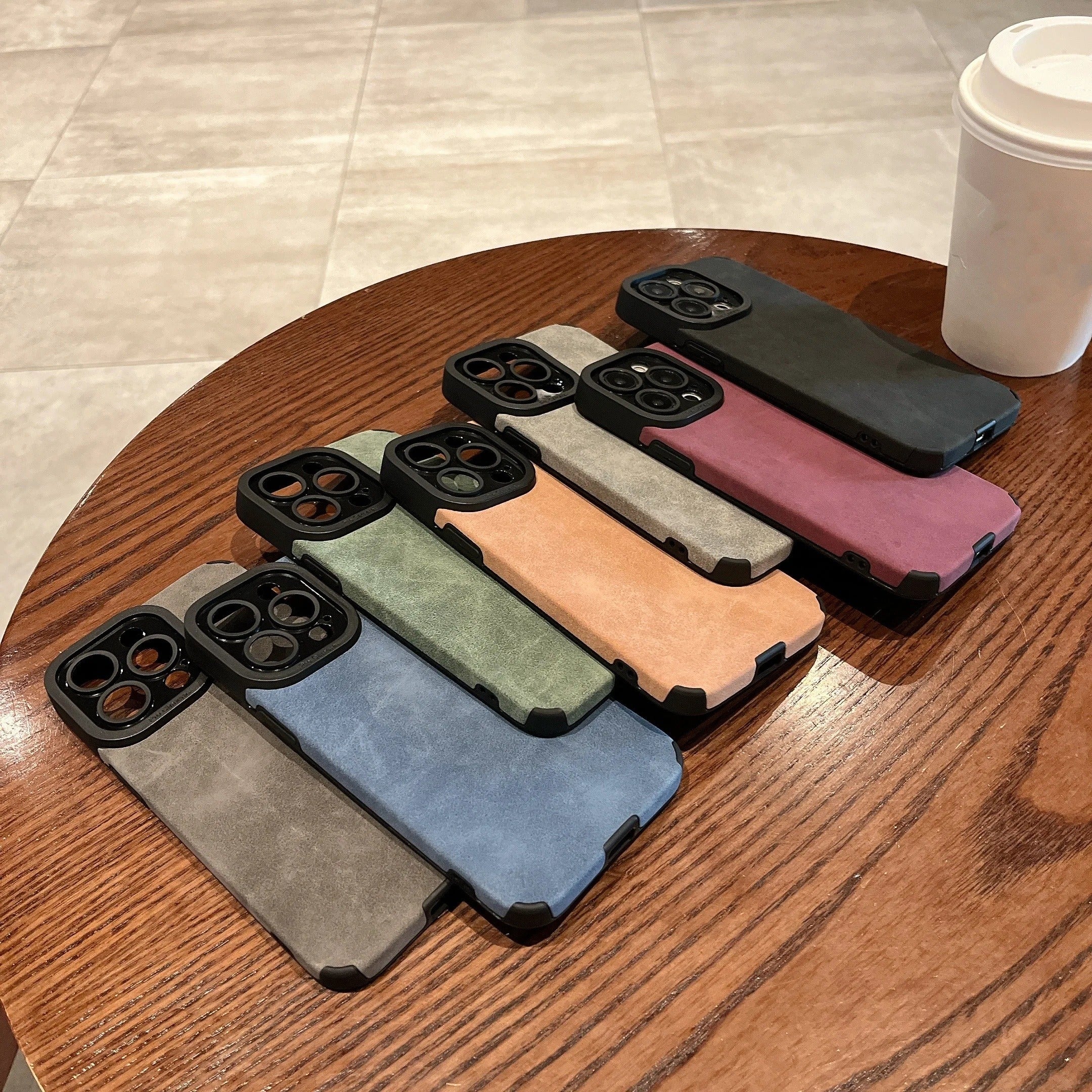 Case de Couro Sintético Retrô iPhone