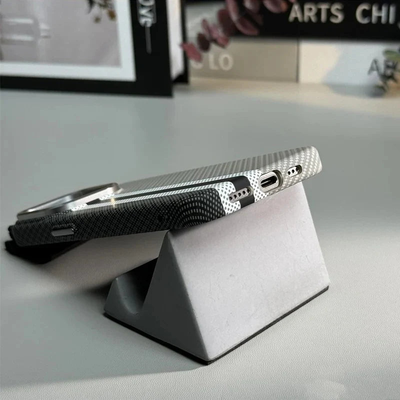 Case Legacy em Carbono Com Carregamento MagSafe